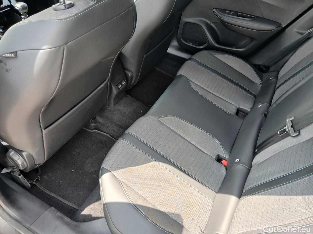  Peugeot  2008  Allure Pack 1.5 HDi 110CV E6d #33