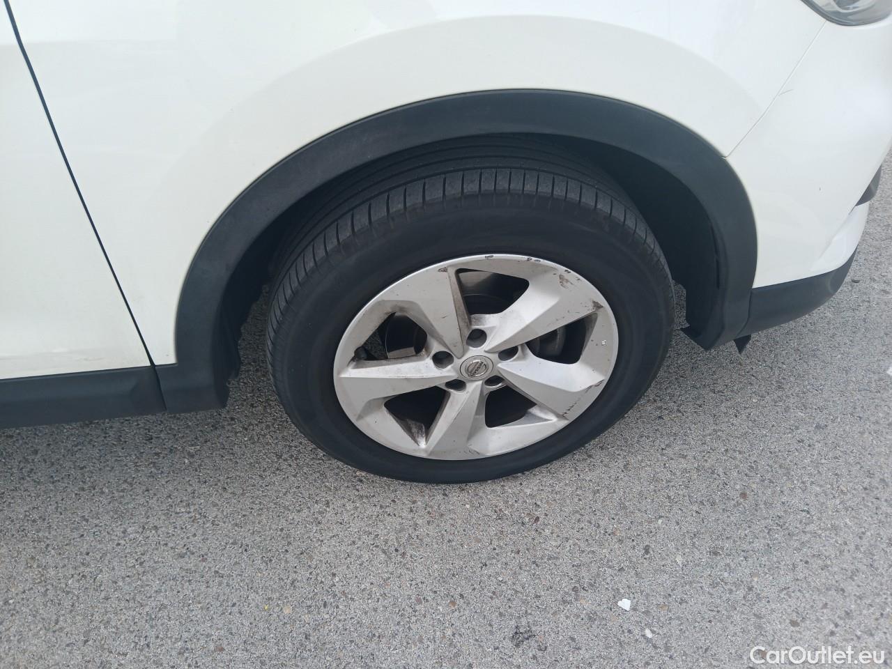  Nissan  Qashqai NISSAN  / 2017 / 5P / todoterreno DIG-T 103 kW (140 CV) E6D ACENTA (AC) #32