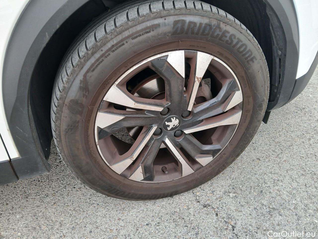  Land Rover  Discovery PEUGEOT 2008 / 2019 / 5P / todoterreno Allure Pack BlueHDI 81kW (110CV) (AC) #18