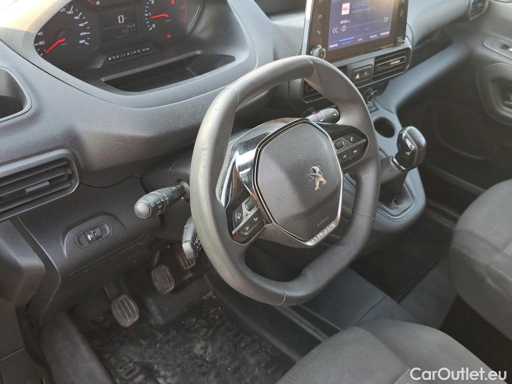  Peugeot  Partner PEUGEOT  / 2018 / 4P / furgón derivado de turismo Premium Standard 600kg BlueHDi 73kW #43
