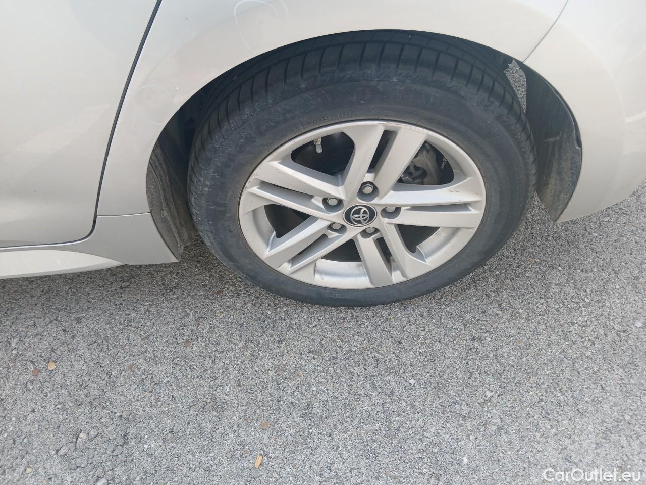  Toyota  Corolla TOYOTA  1.8 125H ACTIVE TECH E-CVT #28
