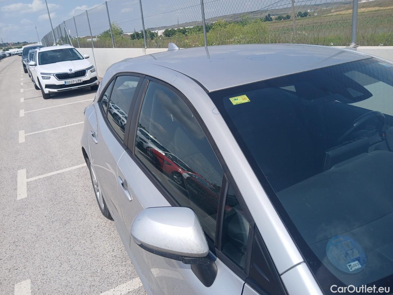  Toyota  Corolla TOYOTA  1.8 125H ACTIVE TECH E-CVT #44