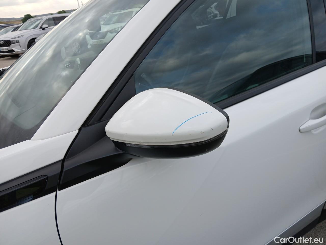  Land Rover  Discovery PEUGEOT 2008 / 2019 / 5P / todoterreno Allure Pack BlueHDI 81kW (110CV) (AC) #7