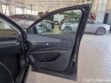  Peugeot  3008 PEUGEOT  / 2016 / 5P / SUV BLUEHDI 130 EAT8 SeS ALLURE #107