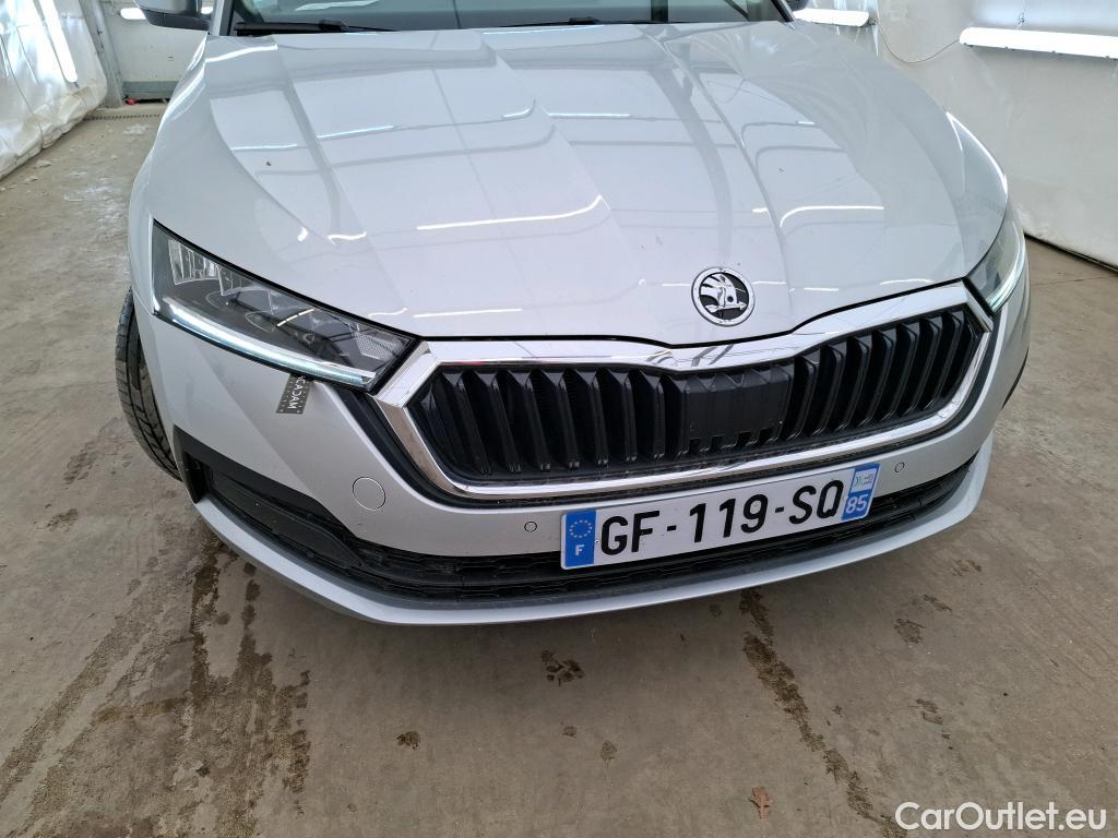  Skoda  Octavia SKODA  Combi / 2020 / 5P / Break 2.0 TDI 150 DSG7 Business #1