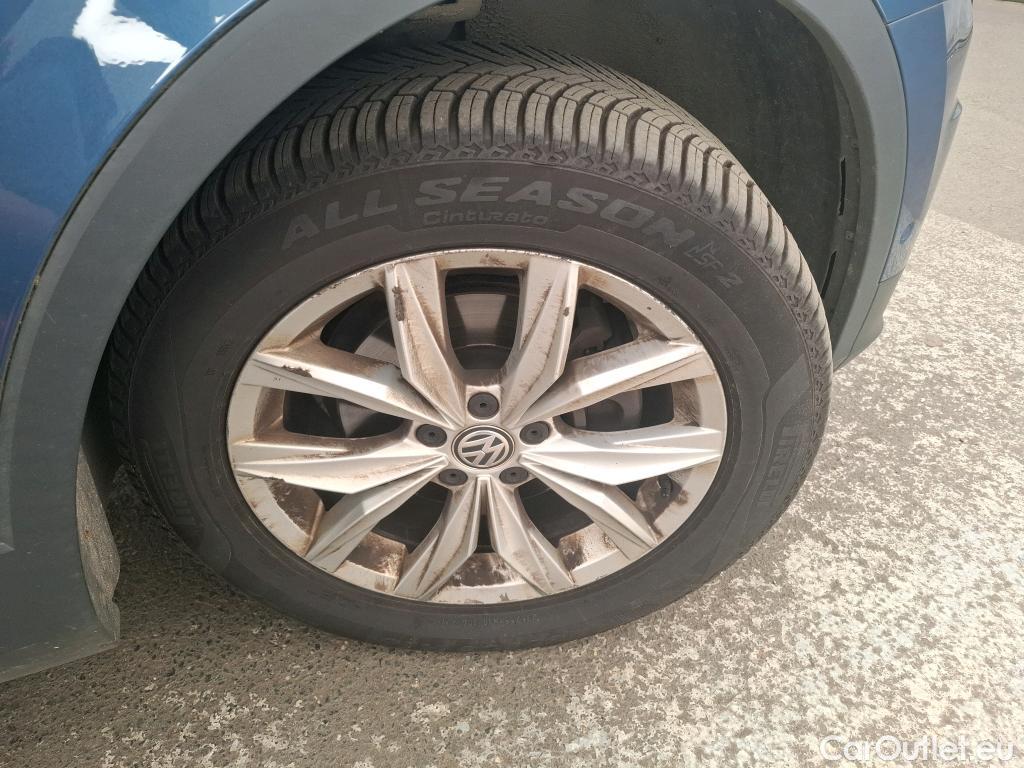  Volkswagen  Tiguan VOLKSWAGEN  Allspace / 2017 / 5P / SUV 2.0 TDI 150 DSG7 Carat #11