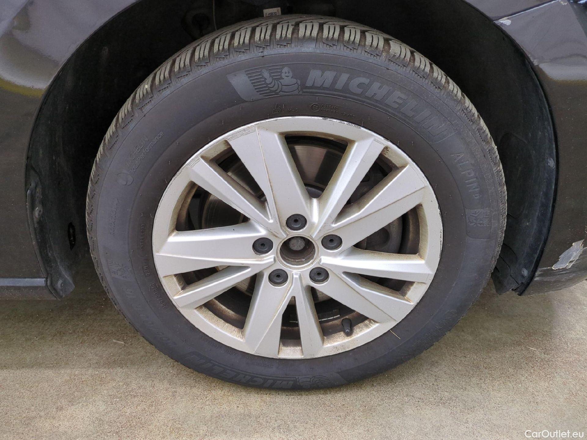 Volkswagen  Touran  IQ.Drive Start-Stop 2.0 TDI 150CV BVA7 E6dT #36
