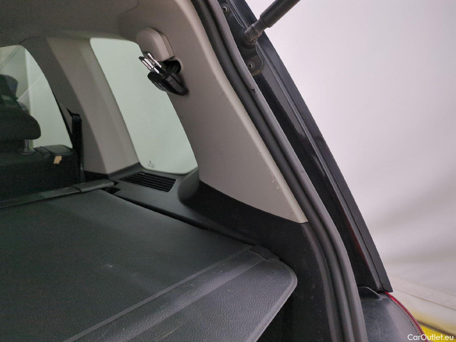  Volkswagen  Touran  IQ.Drive Start-Stop 2.0 TDI 150CV BVA7 E6dT #19