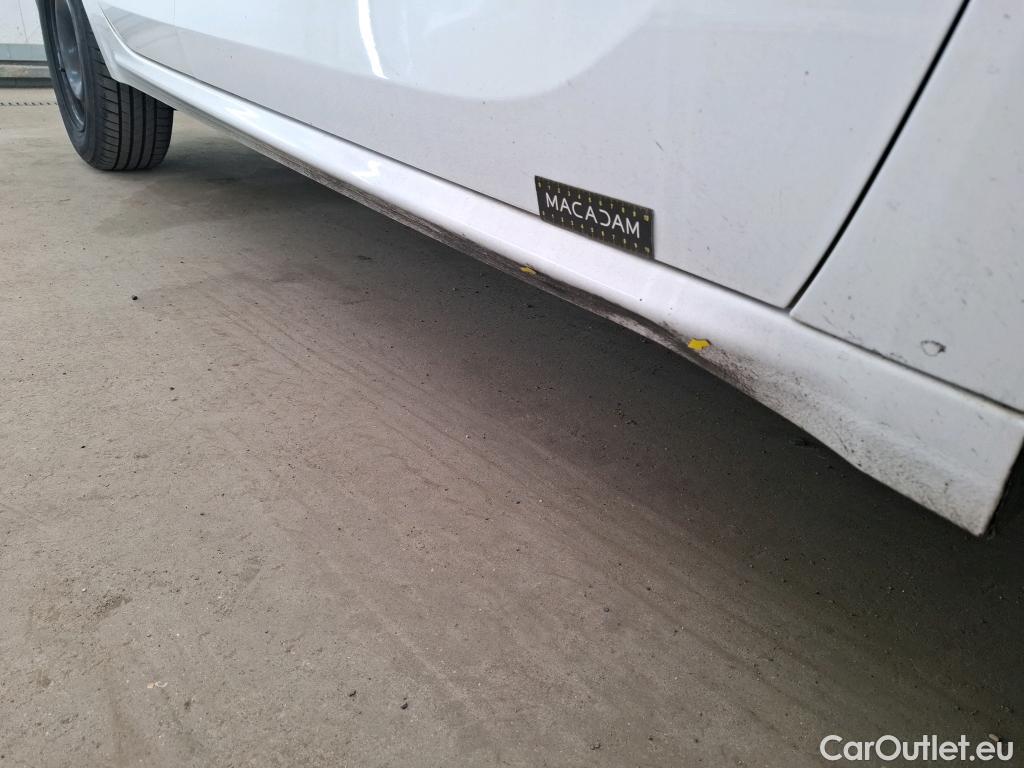  Peugeot  208  Affaire Premium 1.5 HDi 100CV BVM5 E6dT #44