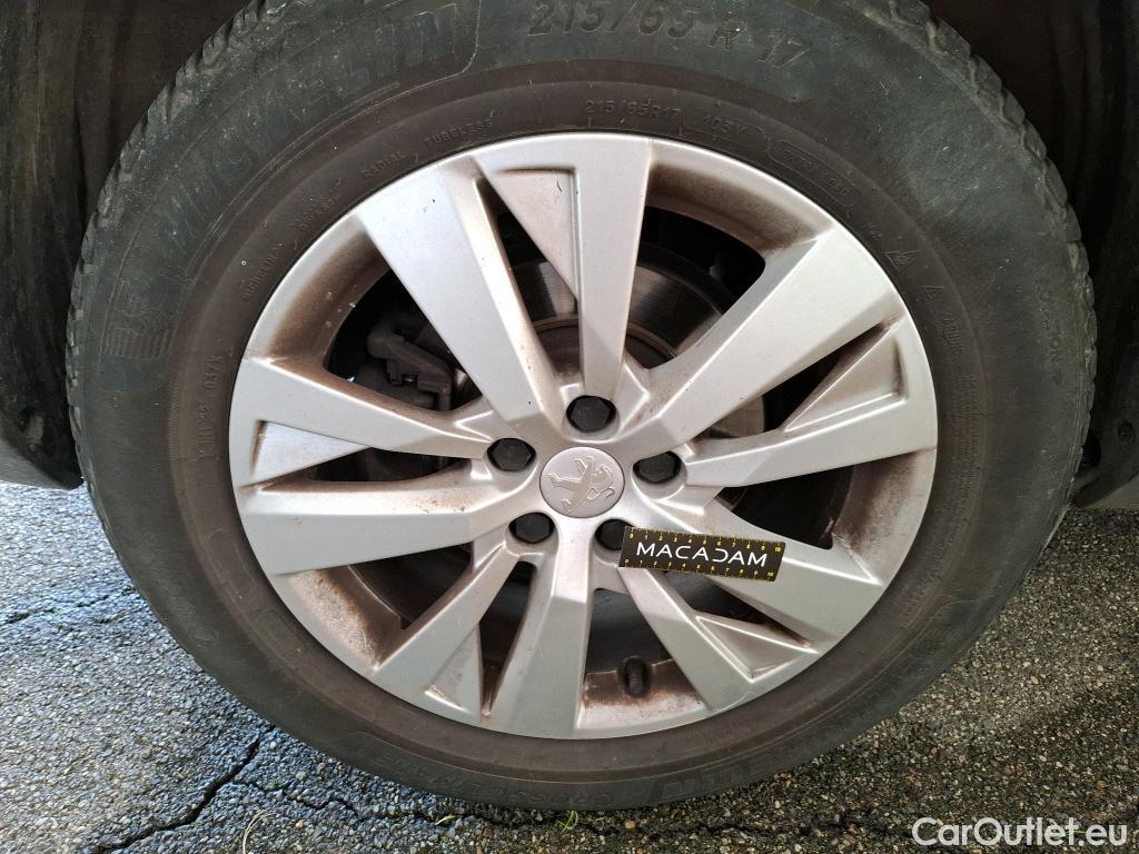 Peugeot  5008  Active Pack 1.5 HDi 130CV BVA8 7 Sieges E6d #26