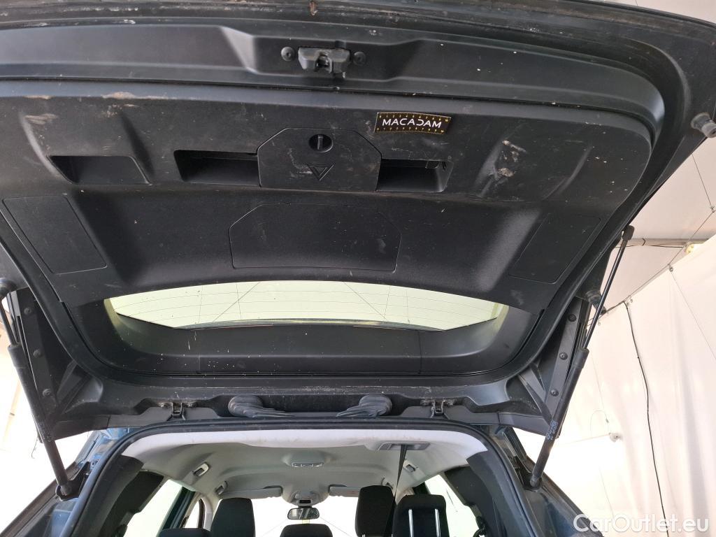  Peugeot  5008  Active Pack 1.5 HDi 130CV BVA8 7 Sieges E6d #45