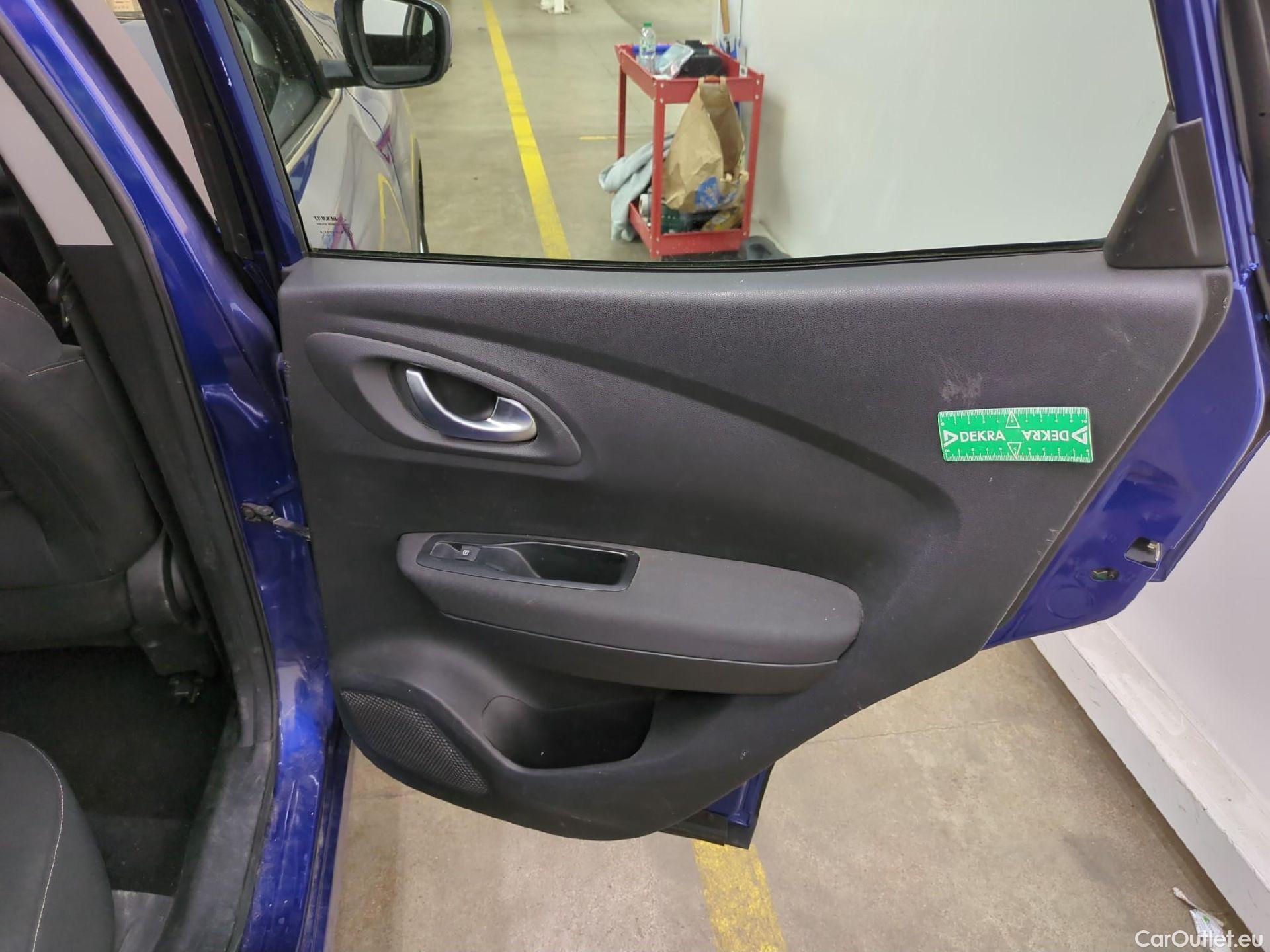  Renault  Kadjar RENAULT  / 2018 / 5P / Crossover Business Blue dCi 115 #16