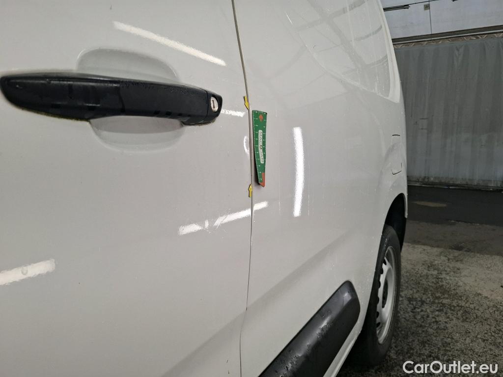  Peugeot  Partner PEUGEOT  / 2018 / 4P / Fourgonnette BHDI 100 S&S 100 S&S 1000KG STD ASPHALT #1