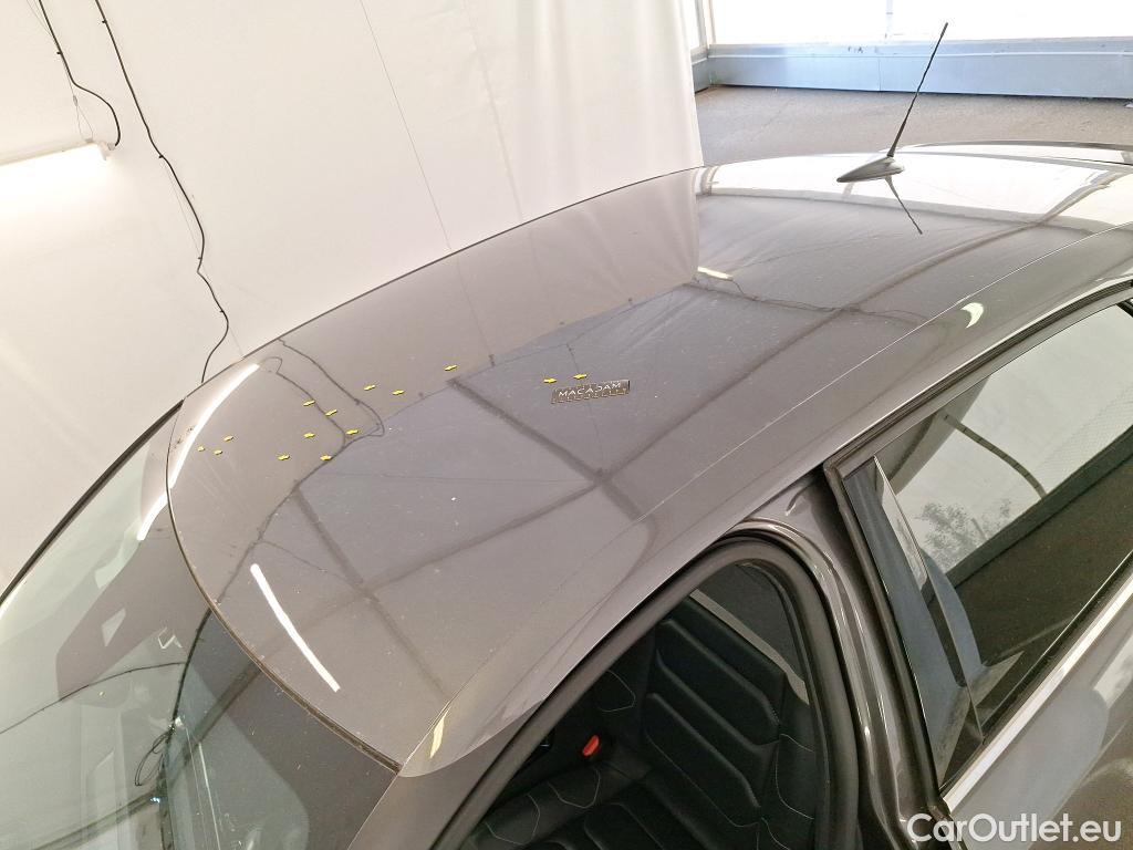  Citroen  C4  Berline Shine 1.2 PureTech 130CV BVA8 E6d #9