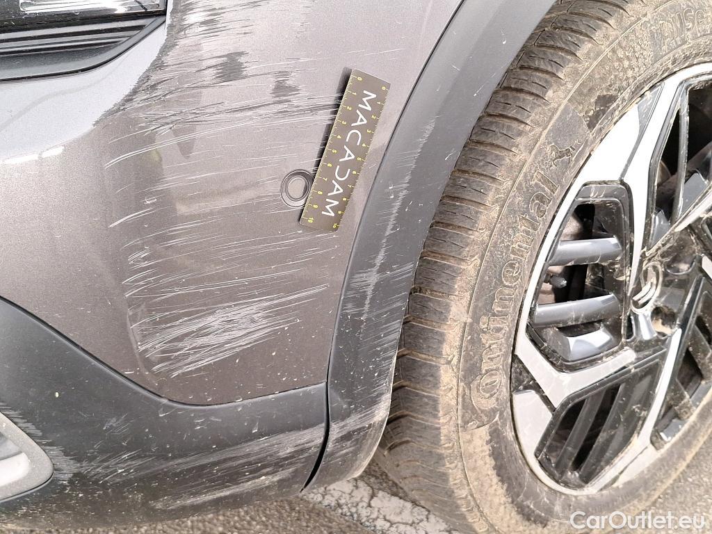  Citroen  C4  Berline Shine 1.2 PureTech 130CV BVA8 E6d #46