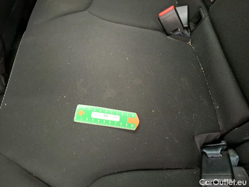  Renault  Clio  IV Business 0.9 TCe 90CV BVM5 E6 #18