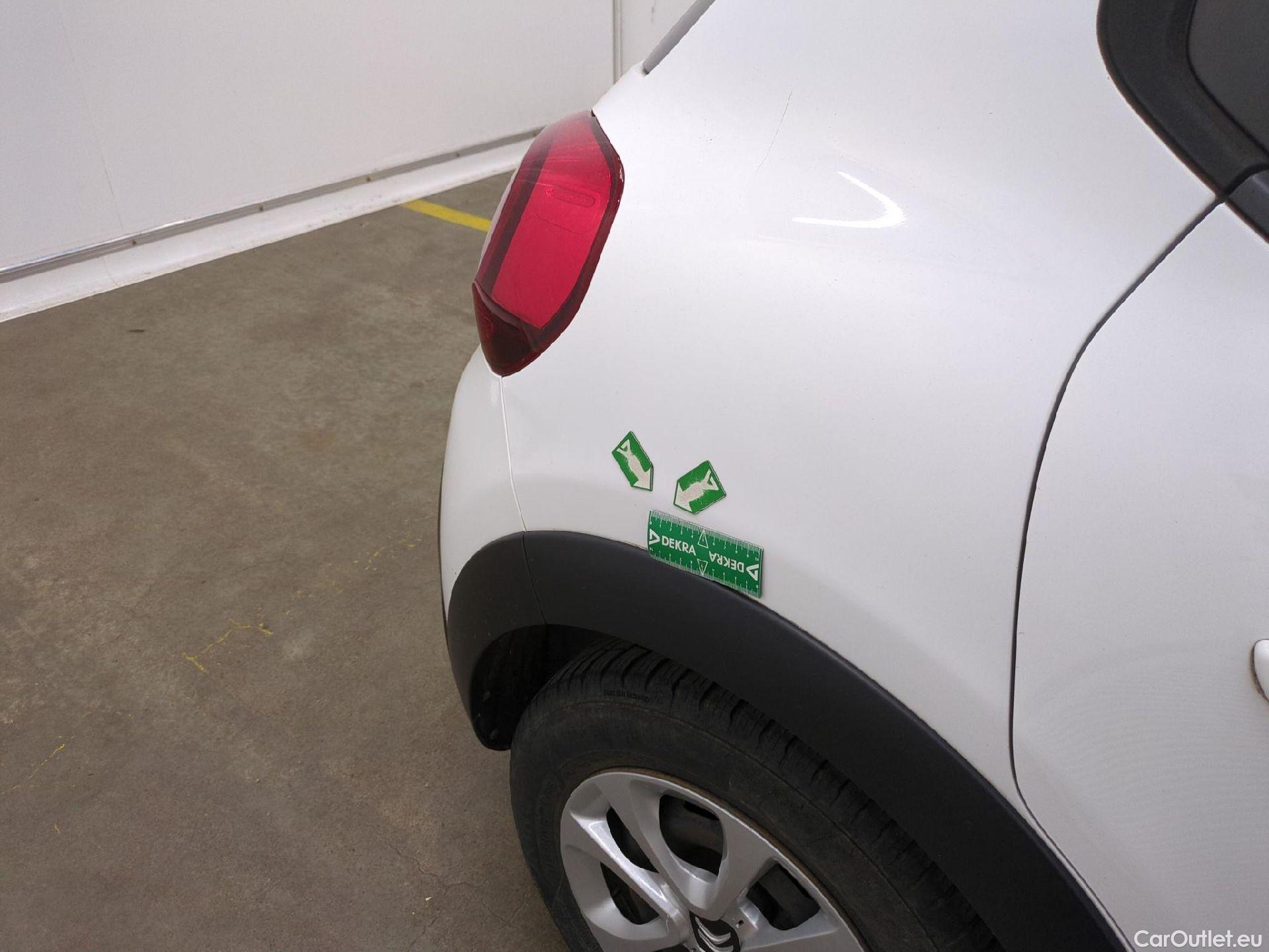  Citroen  C3 CITROEN  5p Berline BlueHDi 75 S&S BVM Feel Business #24