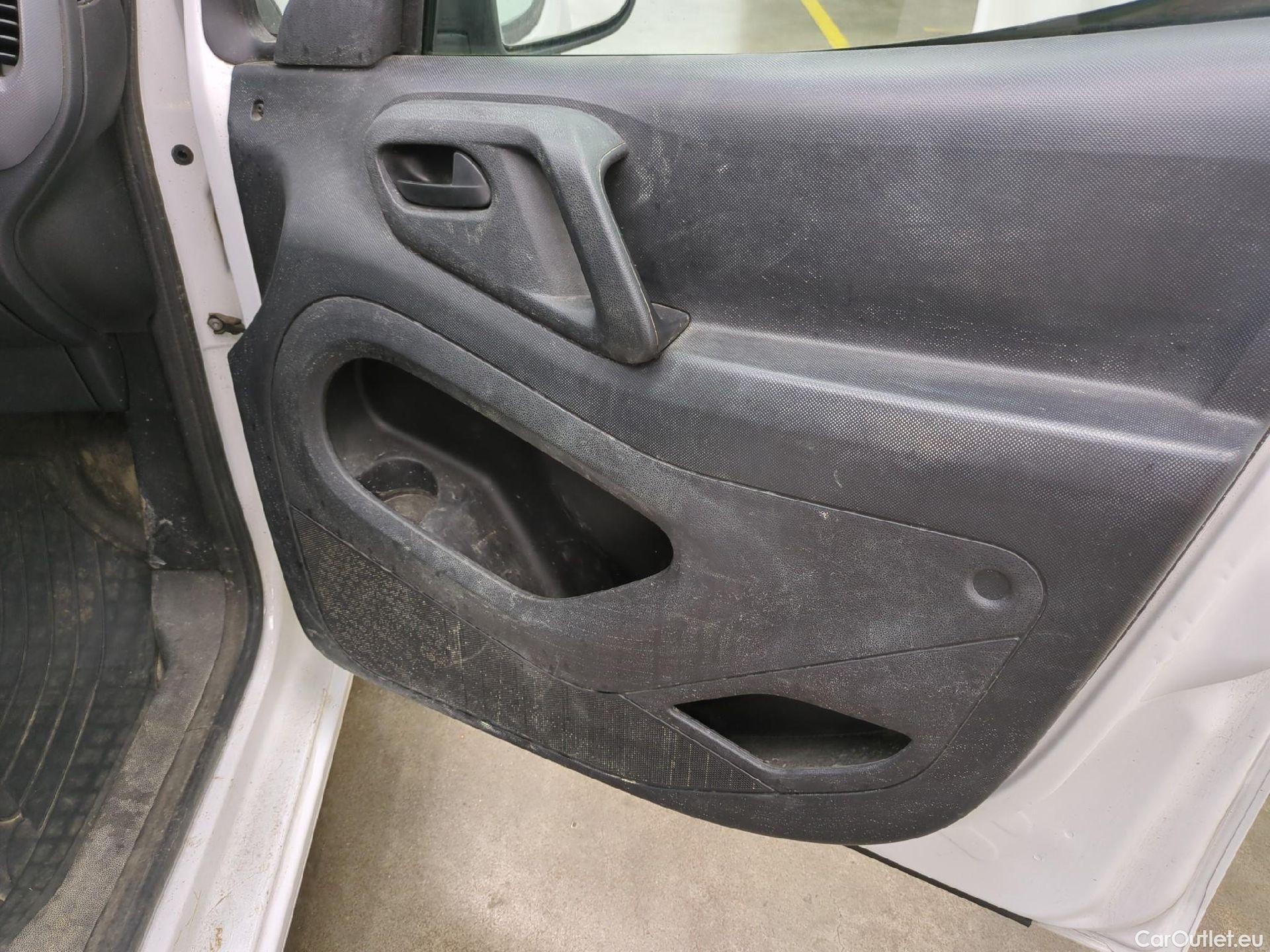  Citroen  Berlingo  Fourgon Club L1 (Court) 1.6 BlueHDi 100CV BVM5 E6 #24