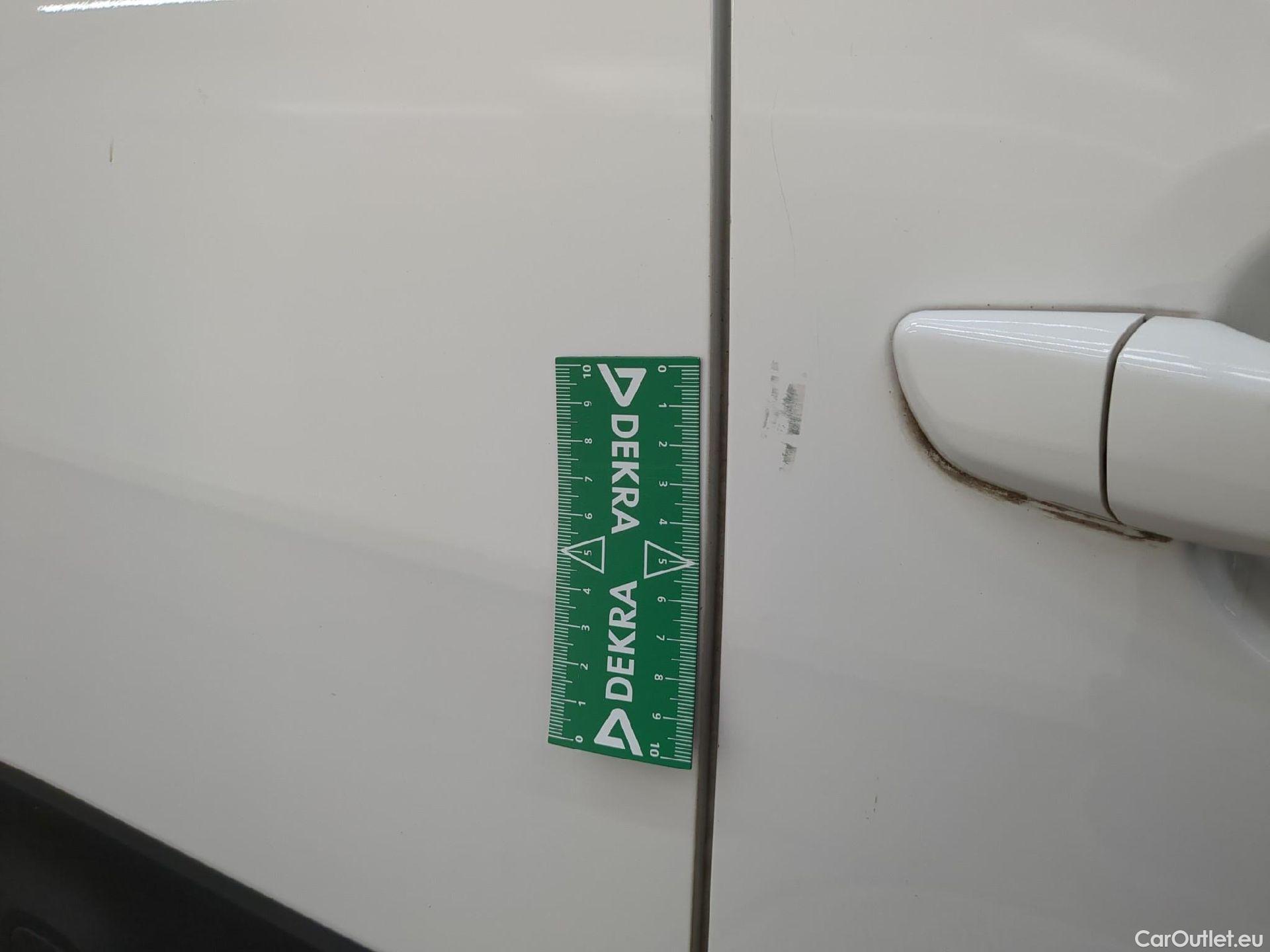  Citroen  C3  Société Feel Nav 1.2 PureTech 80CV BVM5 E6 #13