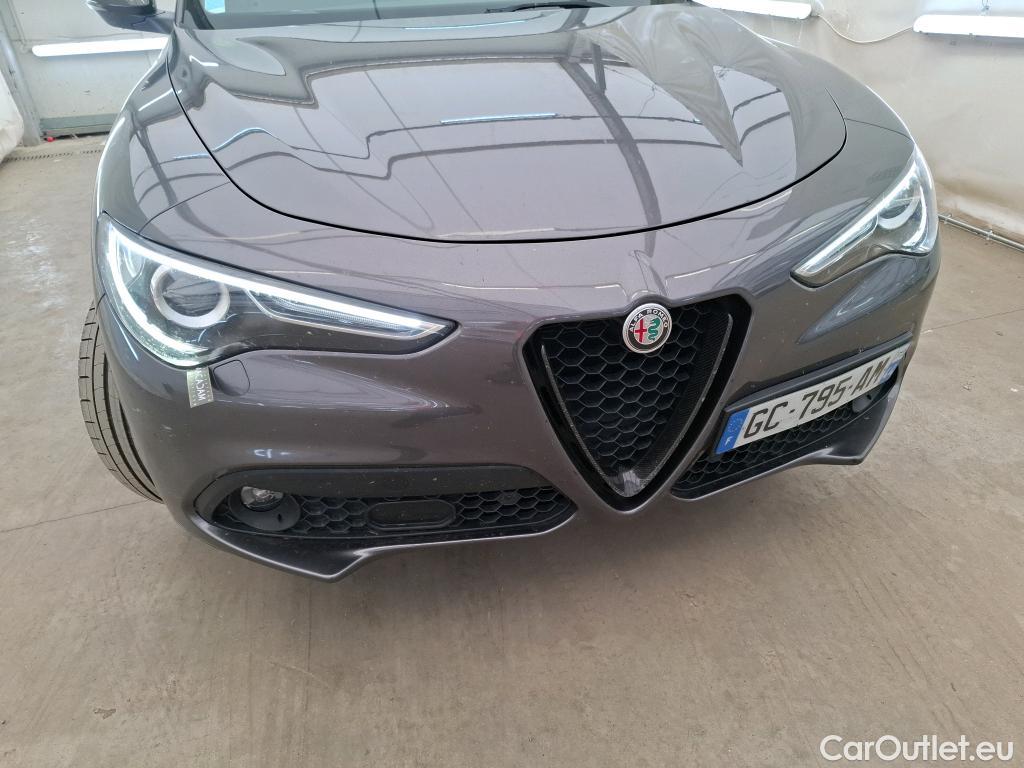  Alfa Romeo   STELVIO ALFA ROMEO / 2017 / 5P / SUV 2.2 Diesel 210ch AT8 Q4 Veloce Ti #4