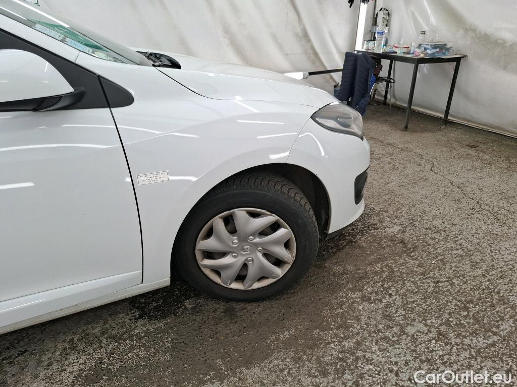  Renault  Megane  III Berline 5pt. Société Air 1.5 dCi 90CV BVM6 E5 #26