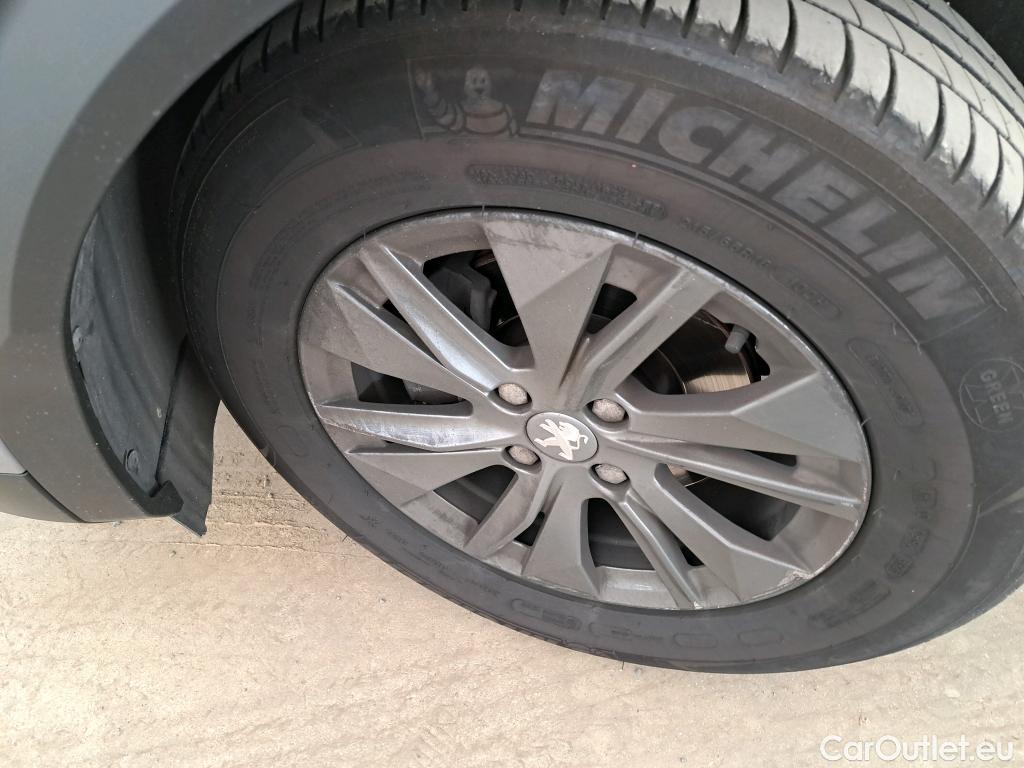  Peugeot  2008 PEUGEOT  / 2019 / 5P / Crossover PureTech 130 S&S EAT8 ACTIVE PACK #9