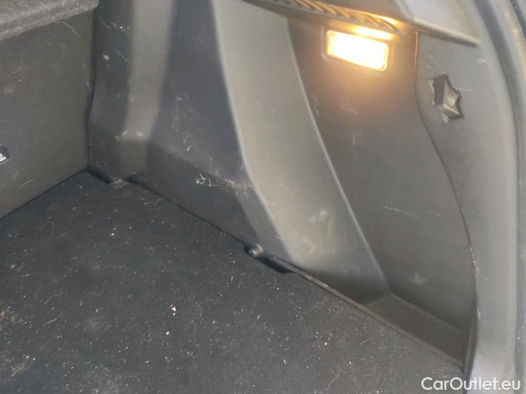  Peugeot  2008  Allure Pack 1.2 PureTech 130CV E6d #19