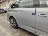  Peugeot  308 Peugeot  SW 1.2 PureTech 110 S&S Active Pack 5d #26