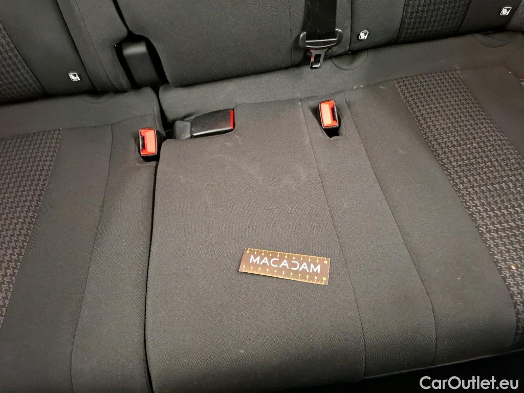  Peugeot  3008 PEUGEOT  / 2020 / 5P / SUV BlueHDi 130 S&S EAT8 Active Pack #19