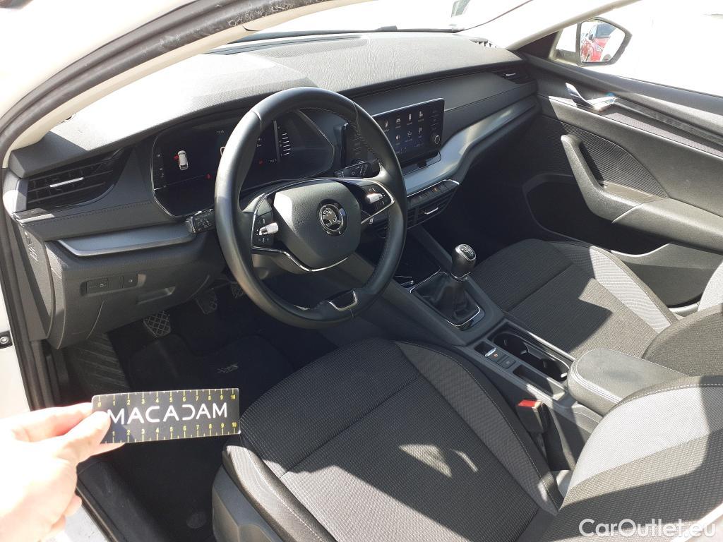  Skoda  Octavia SKODA  / 2020 / 5P / familiar Combi 2.0 TDI 85kW(115CV) Man Ambition #21