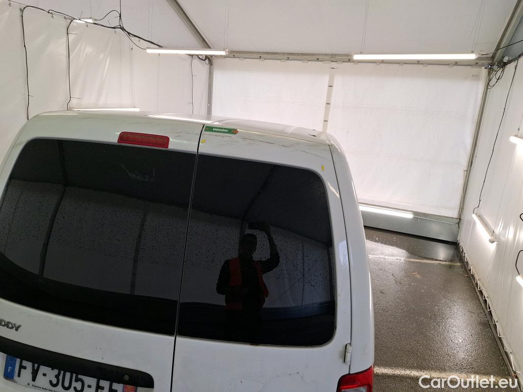  Volkswagen  Caddy VOLKSWAGEN  Van / 2015 / 4P / Fourgonnette 2.0 TDI 75 Business Line #32