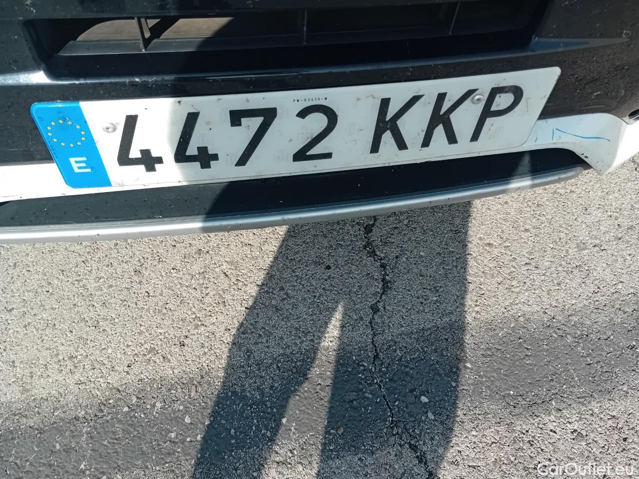  Mitsubishi  Outlander MITSUBISHI  5p 3G todoterreno 2.0 PHEV Kaiteki Auto 4WD #23