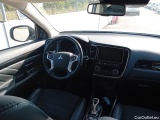  Mitsubishi  Outlander MITSUBISHI  5p 3G todoterreno 2.0 PHEV Kaiteki Auto 4WD #3