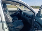  Mitsubishi  Outlander MITSUBISHI  5p 3G todoterreno 2.0 PHEV Kaiteki Auto 4WD #6