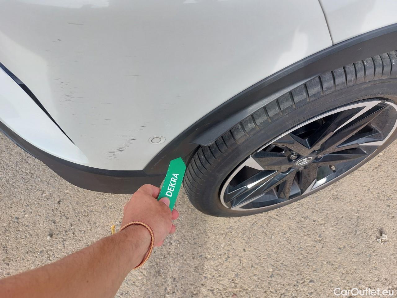  Toyota  C-HR TOYOTA  / 2019 / 5P / todoterreno 2.0 180H GR Sport #23