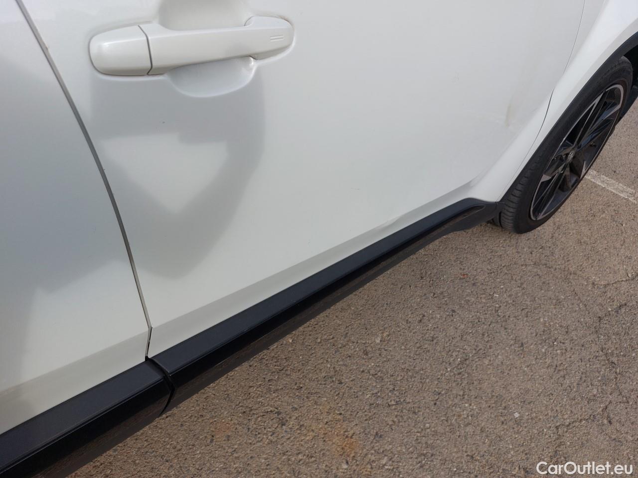 Toyota  C-HR TOYOTA  / 2019 / 5P / todoterreno 2.0 180H GR Sport #29