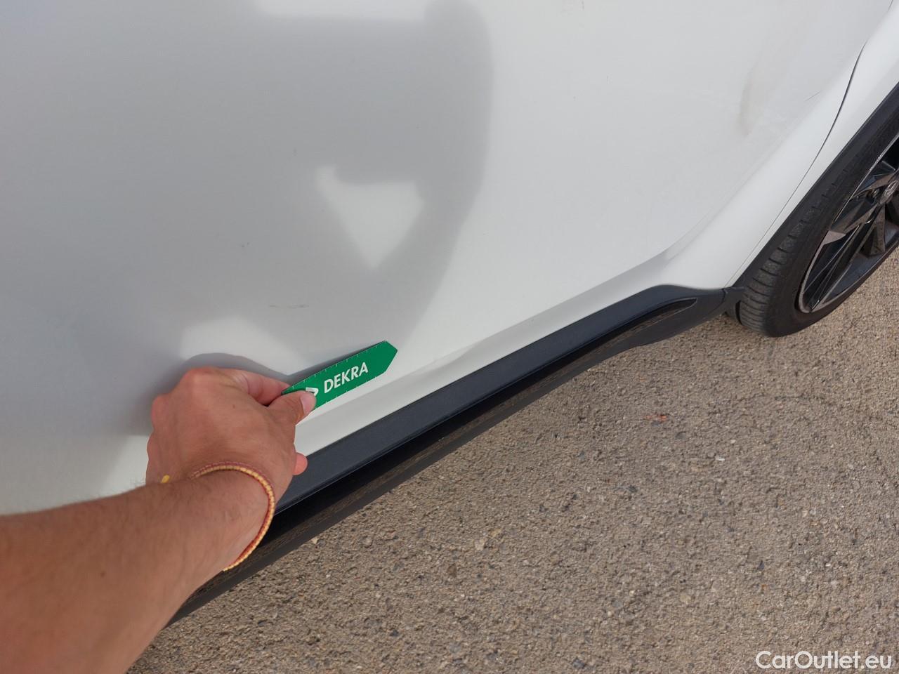  Toyota  C-HR TOYOTA  / 2019 / 5P / todoterreno 2.0 180H GR Sport #28