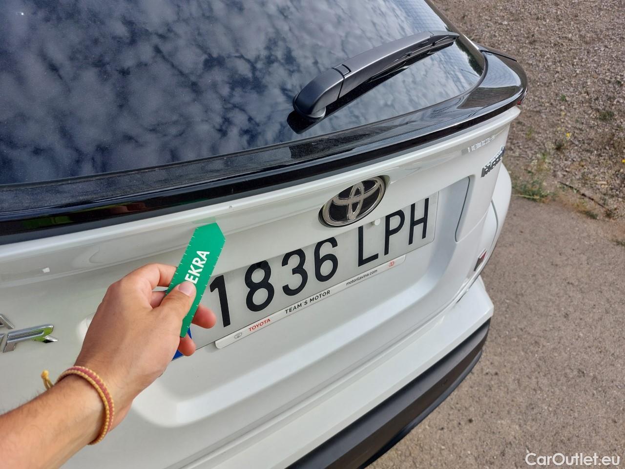  Toyota  C-HR TOYOTA  / 2019 / 5P / todoterreno 2.0 180H GR Sport #16