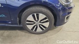  Volkswagen  Golf  e-Golf #10
