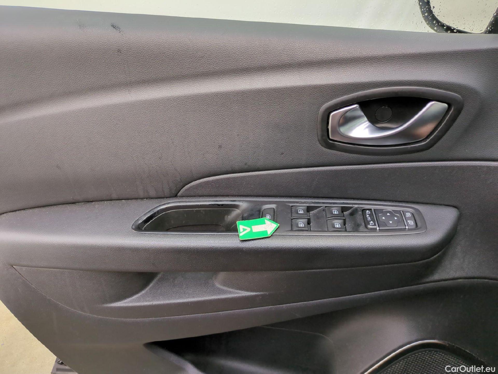  Renault  Captur  Intens 0.9 TCe 90CV BVM5 E6 #2