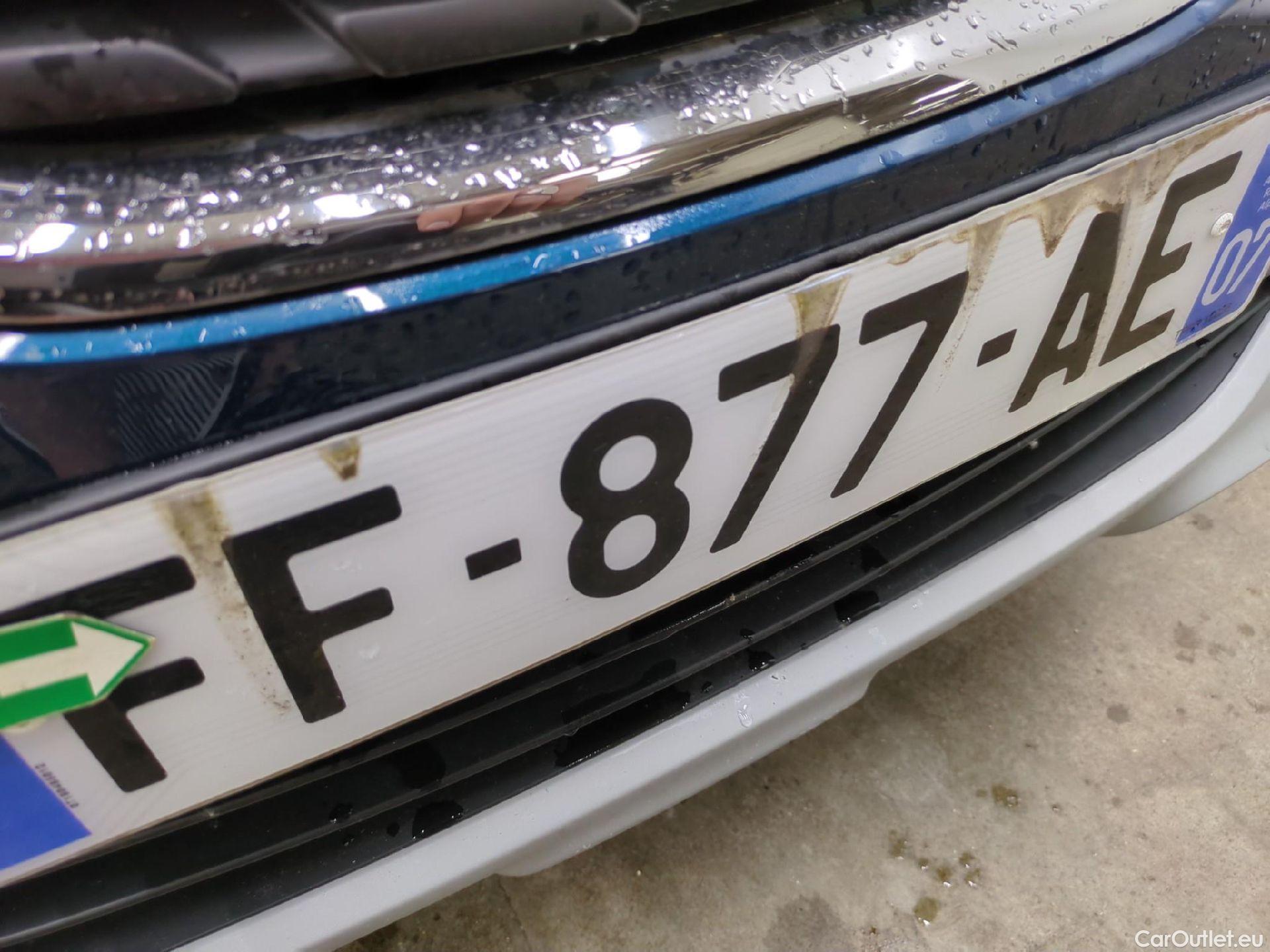  Renault  Captur  Intens 0.9 TCe 90CV BVM5 E6 #22