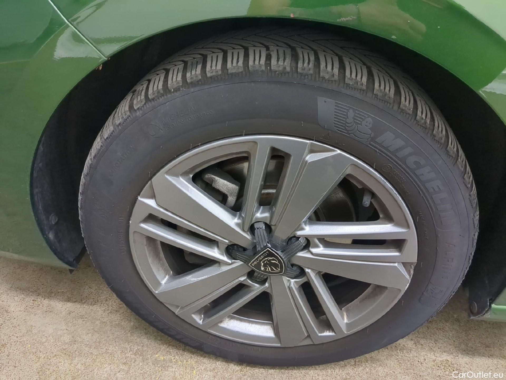  Peugeot  308  Active Pack 1.2 PureTech 130CV E6d #2