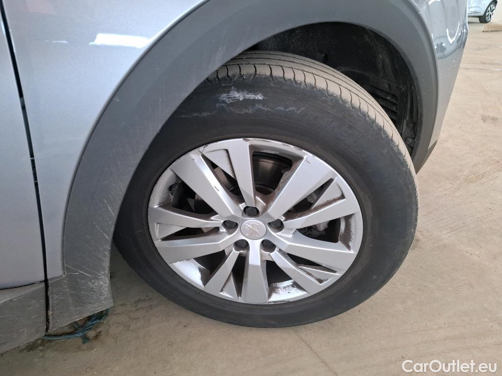  Peugeot  3008  Active Pack 1.2 PureTech 130CV BVA8 E6d #18