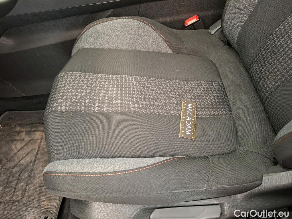  Peugeot  3008  Active Pack 1.2 PureTech 130CV BVA8 E6d #31