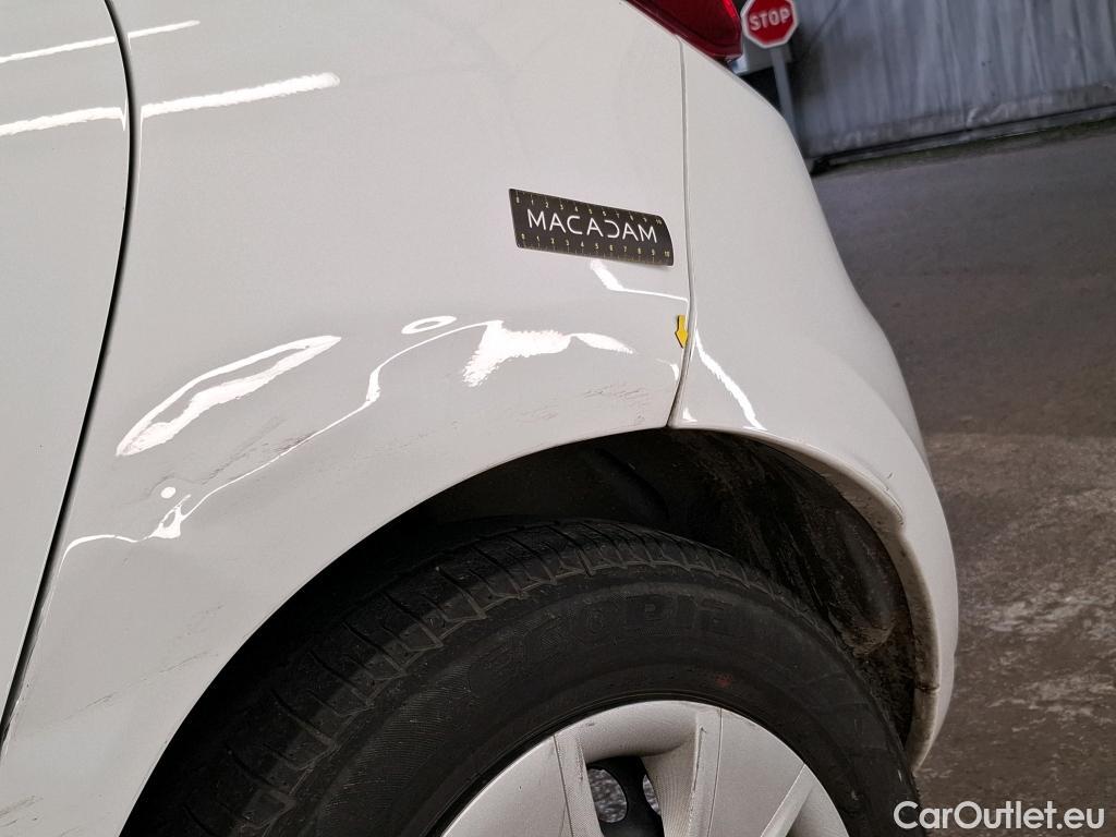  Renault  Clio  IV Air 1.5 dCi 90CV BVM5 E6 #2