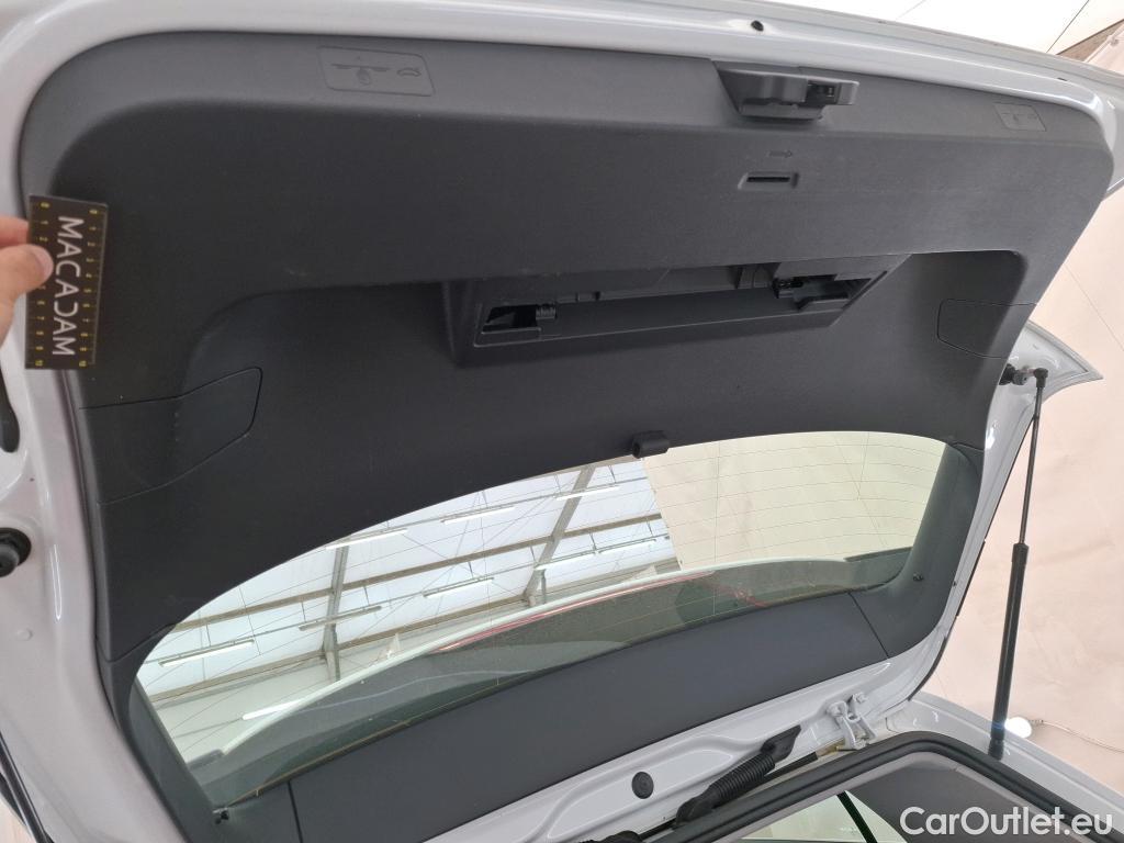  Volkswagen  Golf  VIII Berline Style 1st 2.0 TDI 150CV BVA7 E6dT #1