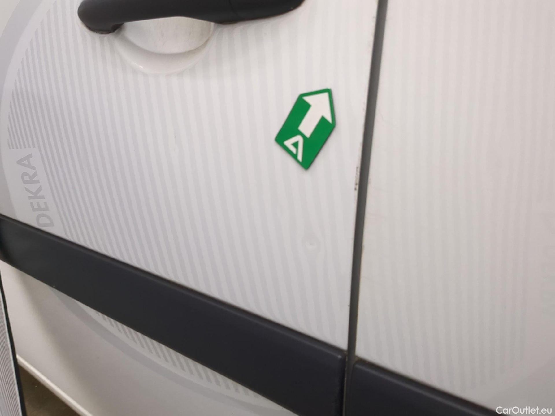  Renault  Kangoo  II Express Maxi Extra (Série Spéciale) 1.5 dCi 95CV BVM6 E6dT #51