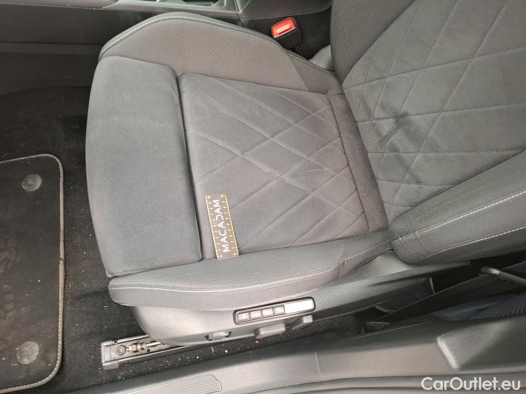  Volkswagen  Golf  VIII Berline Style 1st 2.0 TDI 150CV BVA7 E6dT #18