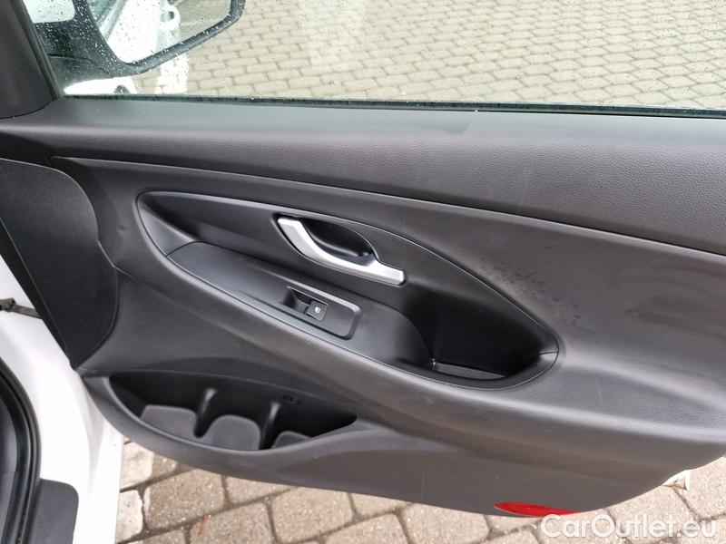  Hyundai  i30   cw (PD)(2017->)  kom.1.6CRDi 115 Smart #15
