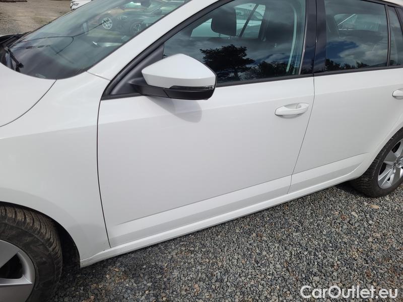  Skoda  Octavia  Combi  (5E5)(03.2017->)  Com 1.6TDI 85 Ambition #4